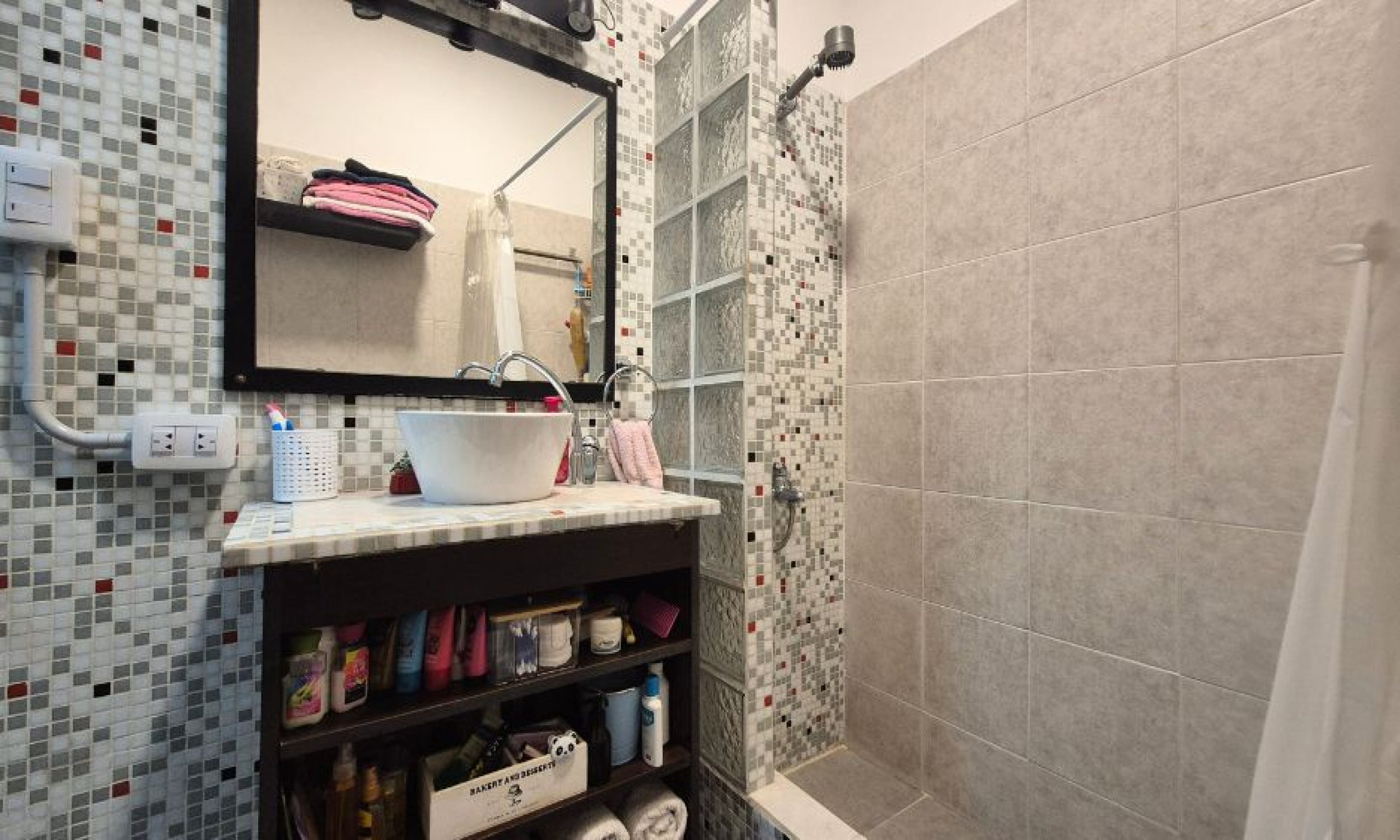 Mosconi 2800, Sáenz Peña, Tres de Febrero, Provincia de Buenos Aires, Argentina, 4 Bedrooms Bedrooms, 3 Rooms Rooms,1 BathroomBathrooms,Casas,Venta,Mosconi ,2855