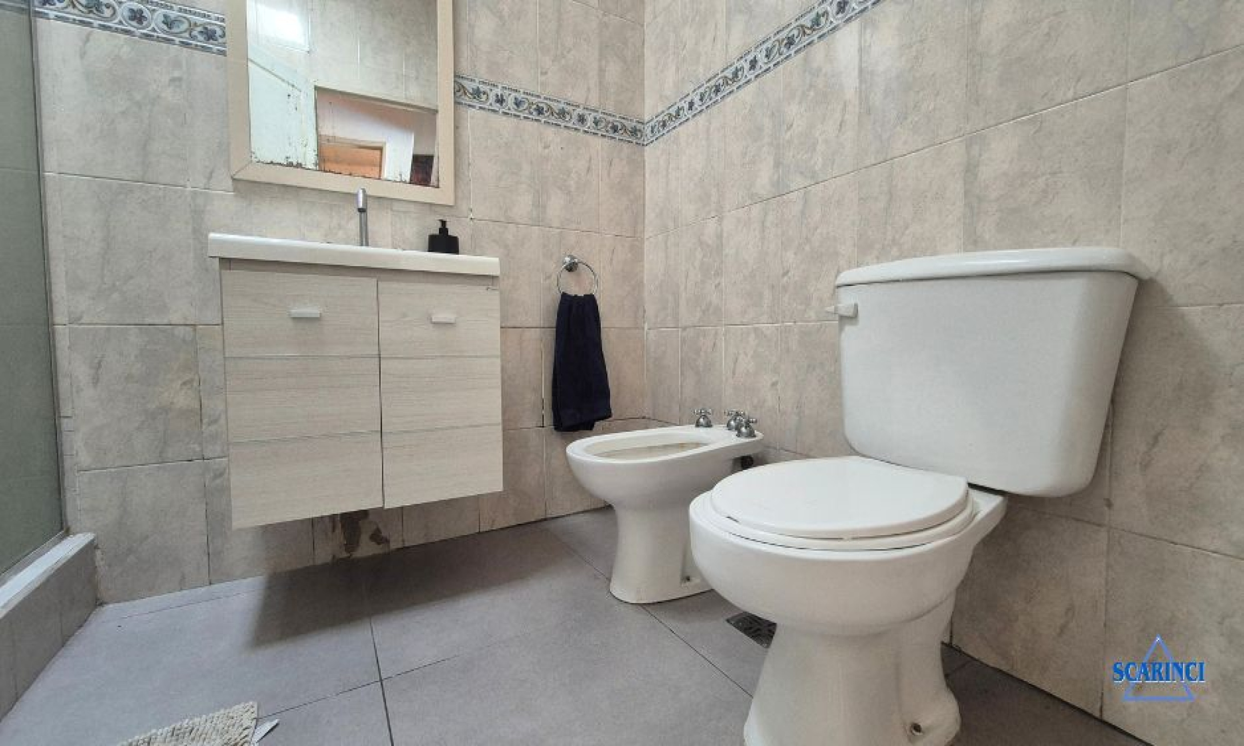 Lisandro de la Torre 1224, Caseros, Tres de Febrero, Provincia de Buenos Aires, Argentina, 6 Bedrooms Bedrooms, 4 Rooms Rooms,1 BathroomBathrooms,PH,Venta,Lisandro de la Torre,2864