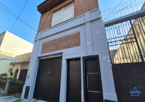 Chacabuco 772, Villa Lynch, San Martin, Provincia de Buenos Aires, Argentina, 3 Bedrooms Bedrooms, 2 Rooms Rooms,1 BathroomBathrooms,PH,Alquiler,Chacabuco,2872