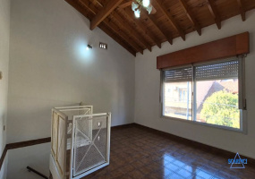 Chacabuco 772, Villa Lynch, San Martin, Provincia de Buenos Aires, Argentina, 3 Bedrooms Bedrooms, 2 Rooms Rooms,1 BathroomBathrooms,PH,Alquiler,Chacabuco,2872