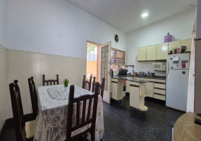 Padre Silberman 1319, Santos Lugares, Tres de Febrero, Provincia de Buenos Aires, Argentina, 7 Bedrooms Bedrooms, 6 Rooms Rooms,2 BathroomsBathrooms,Casas,Venta,Padre Silberman,2896
