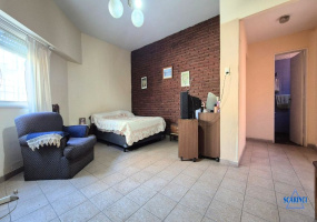 Carlos Berg 4597, Villa Lynch, San Martin, Provincia de Buenos Aires, Argentina, 4 Bedrooms Bedrooms, 3 Rooms Rooms,2 BathroomsBathrooms,Casas,Venta,Carlos Berg ,2925