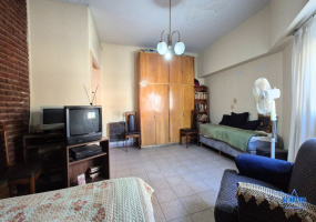 Carlos Berg 4597, Villa Lynch, San Martin, Provincia de Buenos Aires, Argentina, 4 Bedrooms Bedrooms, 3 Rooms Rooms,2 BathroomsBathrooms,Casas,Venta,Carlos Berg ,2925