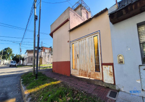 Carlos Berg 4597, Villa Lynch, San Martin, Provincia de Buenos Aires, Argentina, 4 Bedrooms Bedrooms, 3 Rooms Rooms,2 BathroomsBathrooms,Casas,Venta,Carlos Berg ,2925