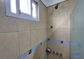 Petcovick 5564, Caseros, Tres de Febrero, Provincia de Buenos Aires, Argentina, 3 Bedrooms Bedrooms, 2 Rooms Rooms,1 BathroomBathrooms,PH,Venta,Petcovick,3000