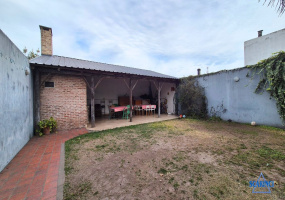 Petcovick 5564, Caseros, Tres de Febrero, Provincia de Buenos Aires, Argentina, 3 Bedrooms Bedrooms, 2 Rooms Rooms,1 BathroomBathrooms,PH,Venta,Petcovick,3000