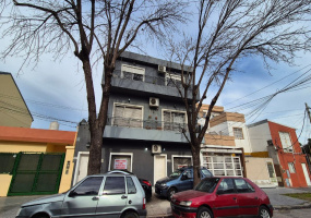 Petcovick 5564, Caseros, Tres de Febrero, Provincia de Buenos Aires, Argentina, 3 Bedrooms Bedrooms, 2 Rooms Rooms,1 BathroomBathrooms,PH,Venta,Petcovick,3000