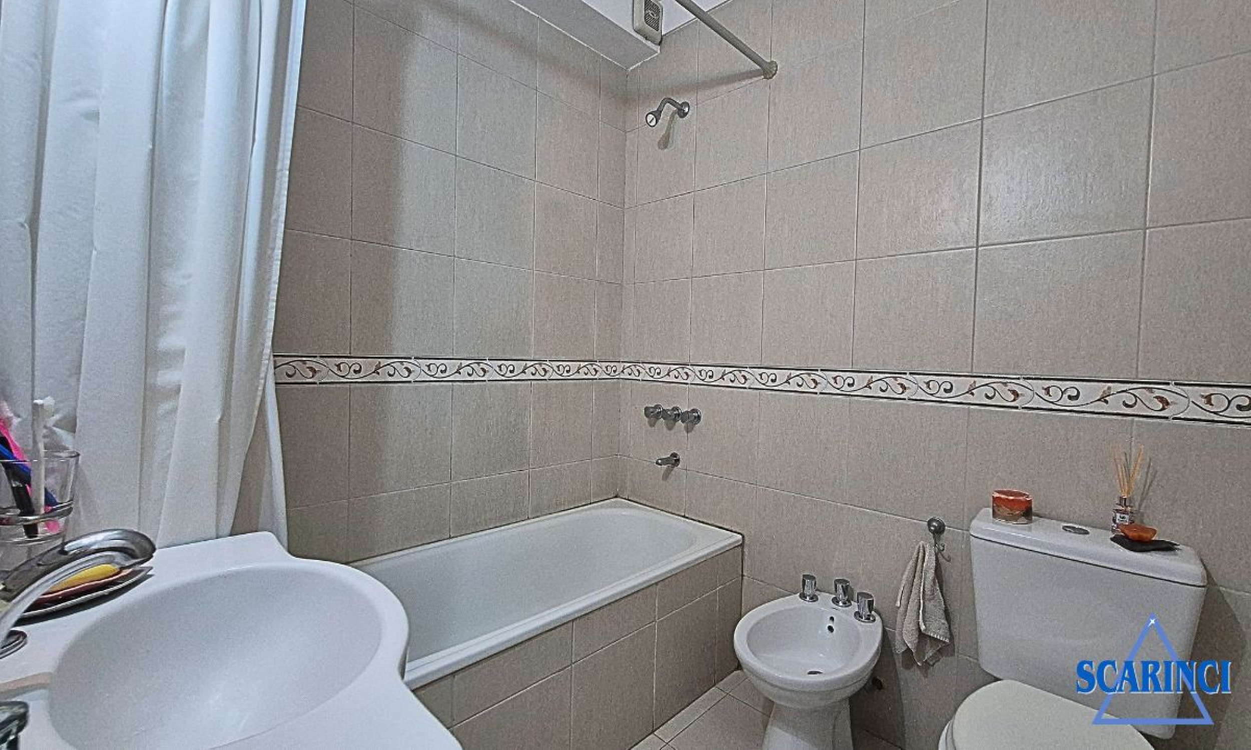 Nuestra Señora de Loreto 2344, Villa Raffo, Tres de Febrero, Provincia de Buenos Aires, Argentina, 3 Bedrooms Bedrooms, 2 Rooms Rooms,1 BathroomBathrooms,PH,Venta,Nuestra Señora de Loreto ,3026