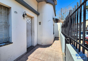 Lisandro de la Torre 1224, Caseros, Tres de Febrero, Provincia de Buenos Aires, Argentina, 3 Bedrooms Bedrooms, 2 Rooms Rooms,1 BathroomBathrooms,PH,Venta,Lisandro de la Torre ,3049