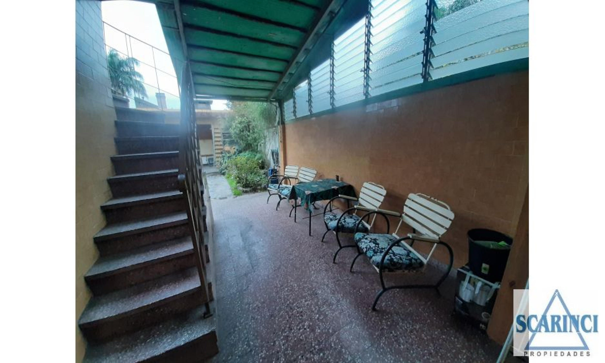 casa en dos plantas con dos viviendas