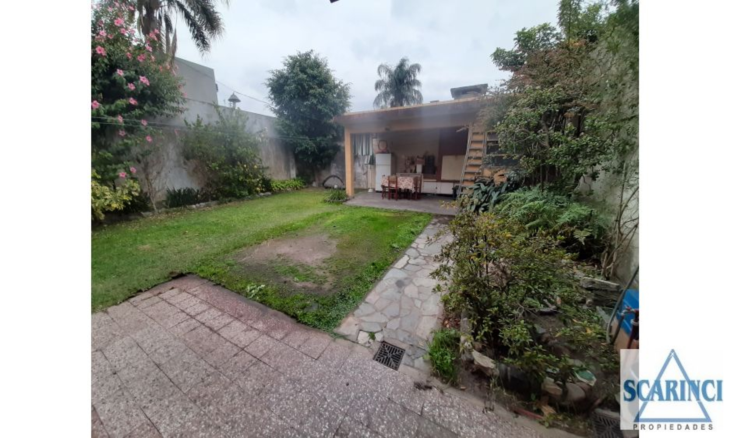 casa en dos plantas con dos viviendas