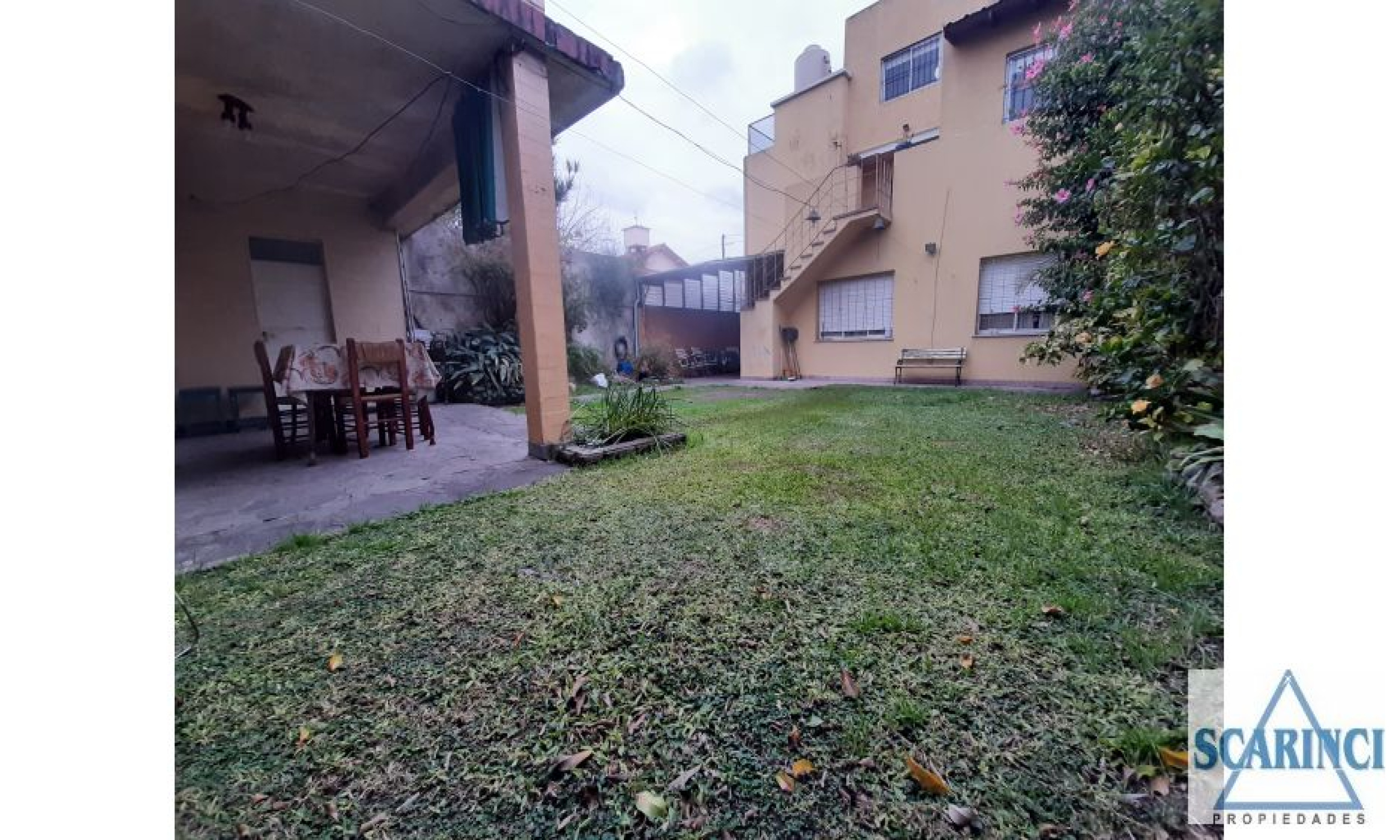 casa en dos plantas con dos viviendas